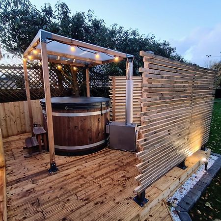 Gite 4 Personnes Avec Piscine Et Bain Nordique Proche Des Plages Du Debarquement Le Manoir  Esterno foto
