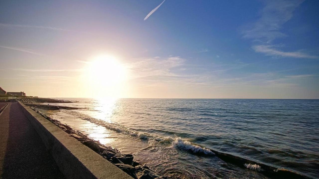 Gite 4 Personnes Avec Piscine Et Bain Nordique Proche Des Plages Du Debarquement Le Manoir  Esterno foto